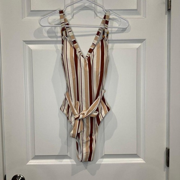 Other - Cupshe One Piece Swimsuit Size‎ Small NWT